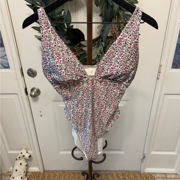Chelsea & Violet Ditsy Tiny Floral Print Low Cut Sexy One Piece Swimsuit L - Picture 1 of 12